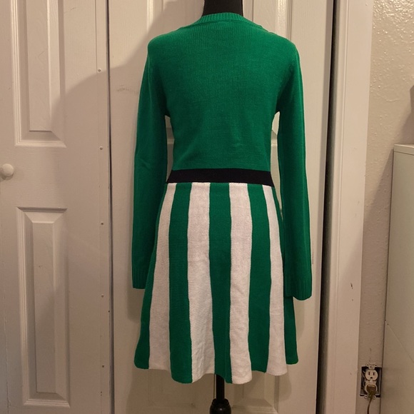 Christmas dress size small green/white with a hat - Picture 6 of 12